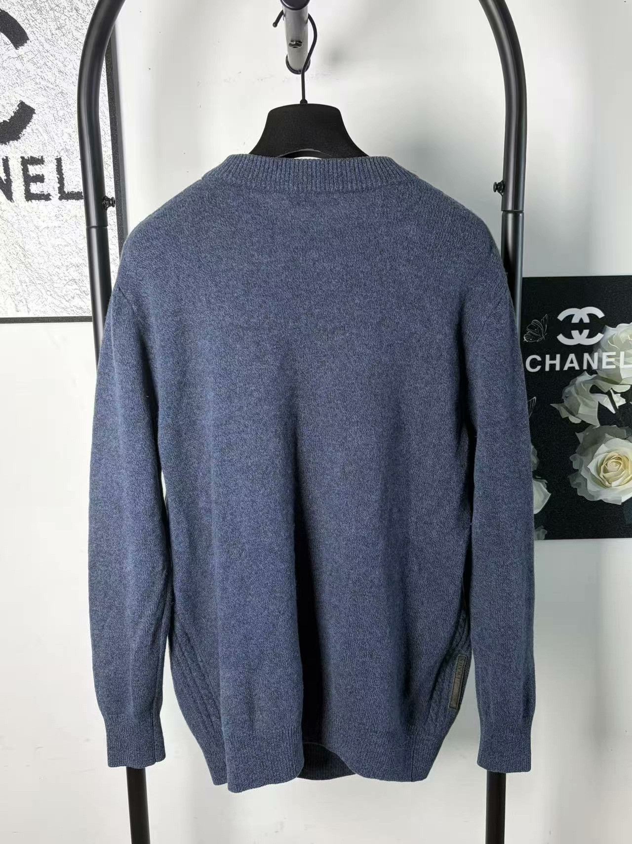 Prada Prada Knit White Sweater l Men Size US L / EU 52-54 / 3 - 2 Thumbnail