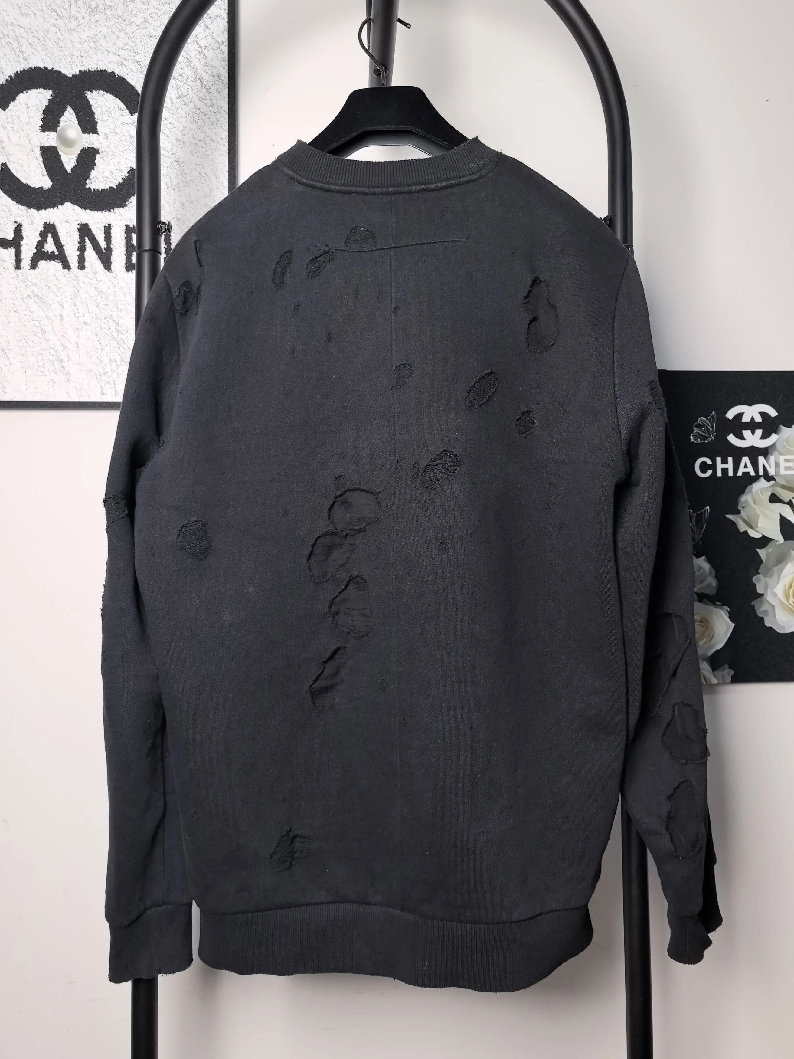 Givenchy Givenchy Distressed White Hoodie m Men Size US M / EU 48-50 / 2 - 2 Thumbnail