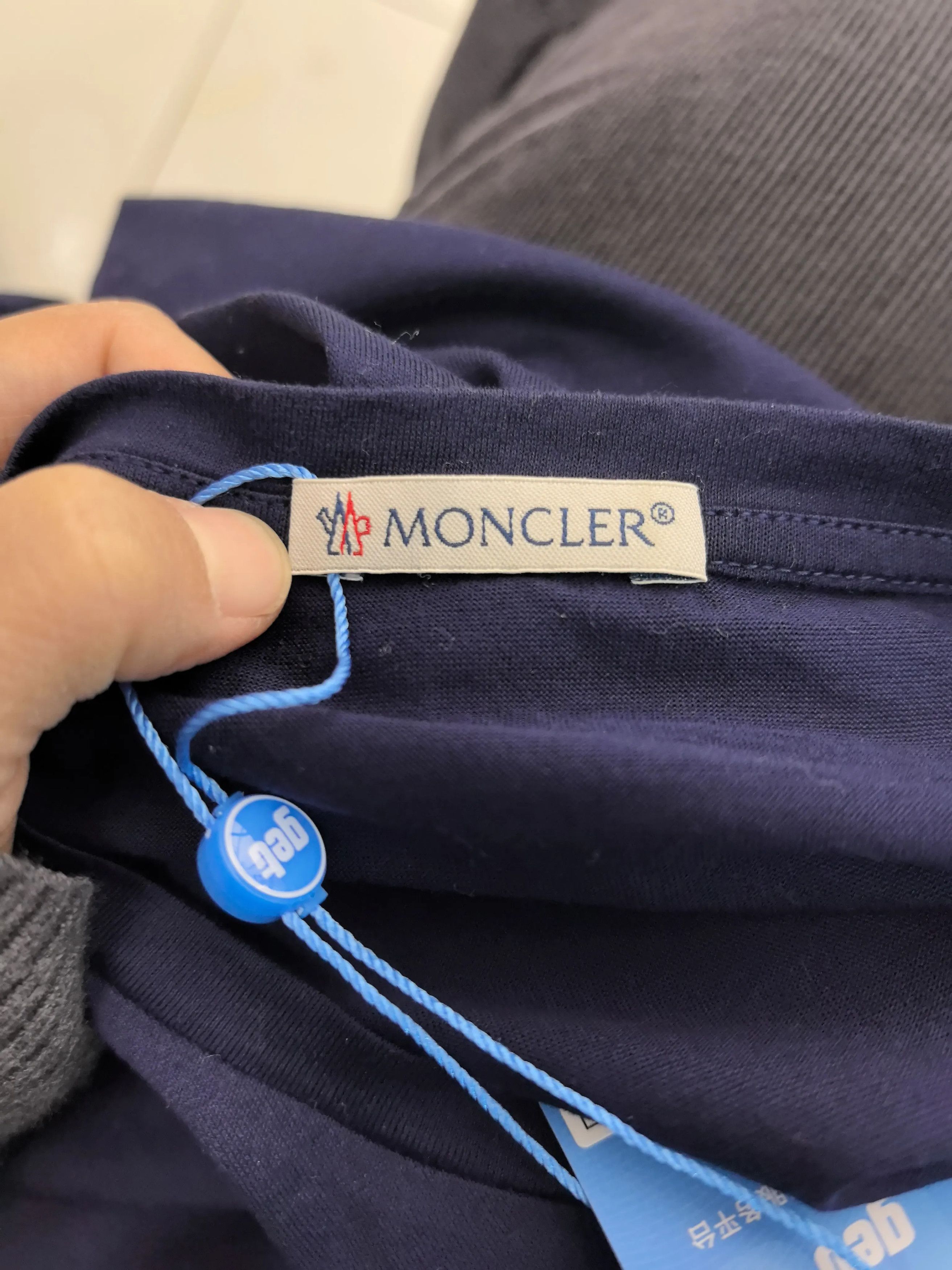 Moncler Moncler White T-Shirt m Men Size US M / EU 48-50 / 2 - 3 Thumbnail