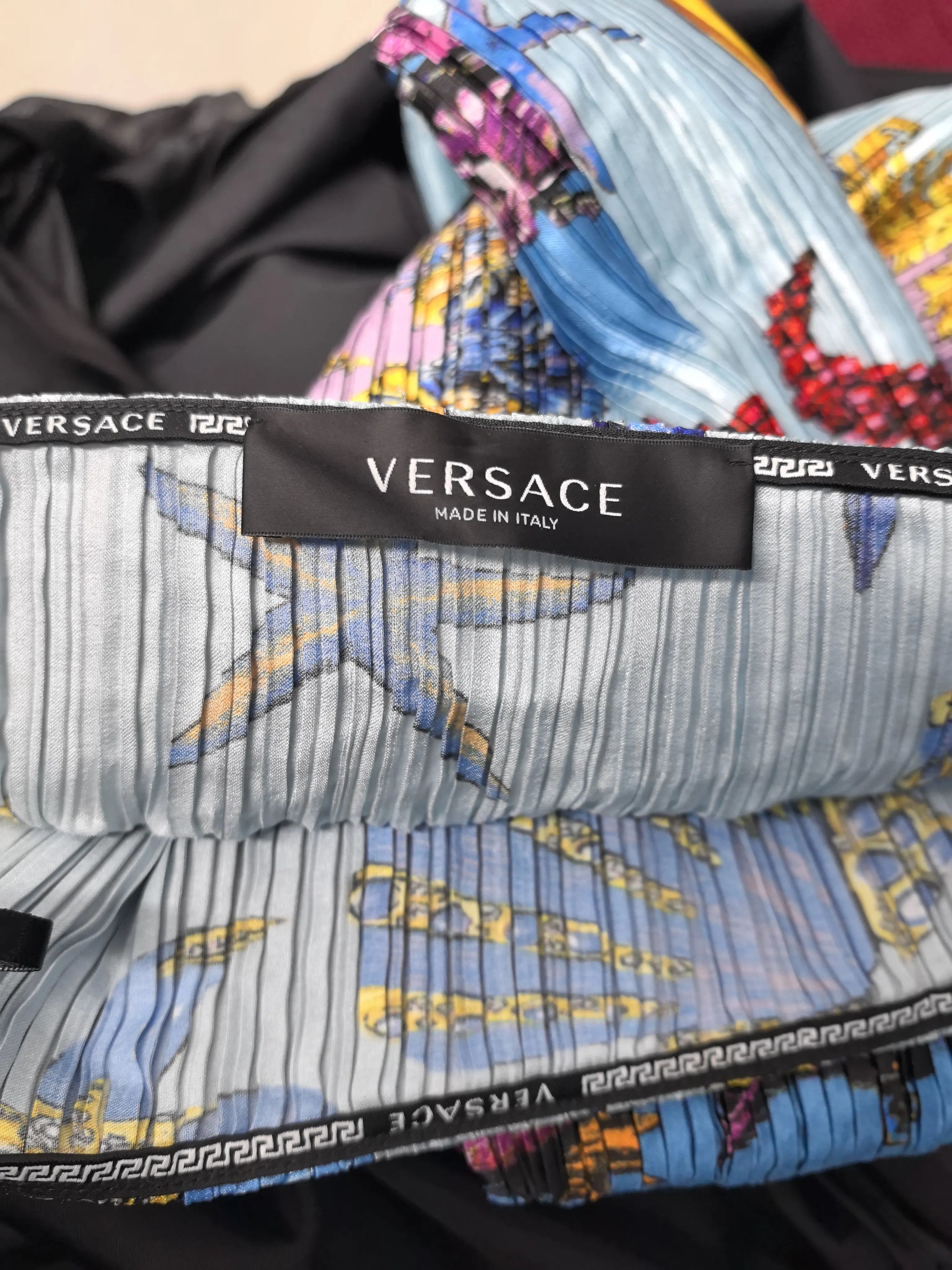 Versace Versace Silk White Skirt 26 Women Size 26" / US 2 / IT 38 - 3 Thumbnail