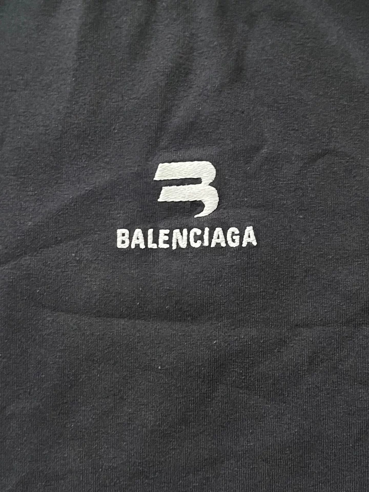 Balenciaga Balenciaga FW22 Logo Stripe Crewneck T-Shirt Size US M / EU 48-50 / 2 - 3 Thumbnail