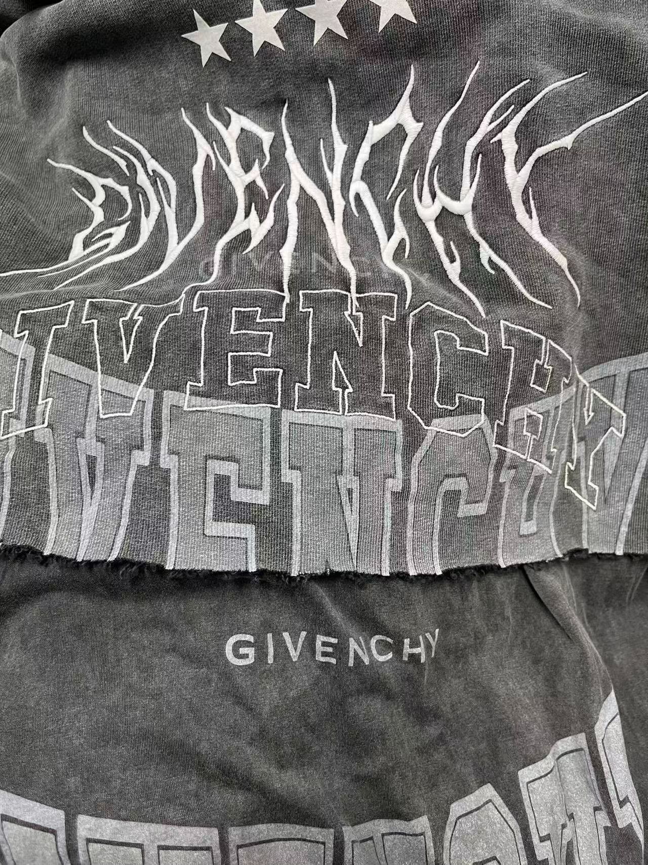 Givenchy Givenchy Logo Embroidered Short-Sleeve Hooded T-Shirt Size US M / EU 48-50 / 2 - 3 Thumbnail