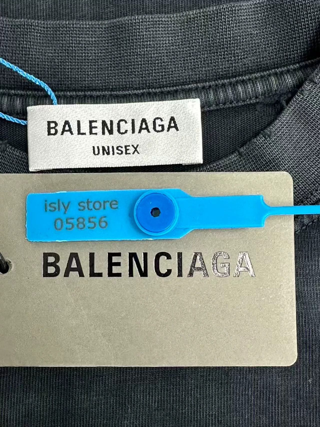 Balenciaga Balenciaga Print Cracked Distressed Short Sleeve Size XS / US 0-2 / IT 36-38 - 4 Thumbnail