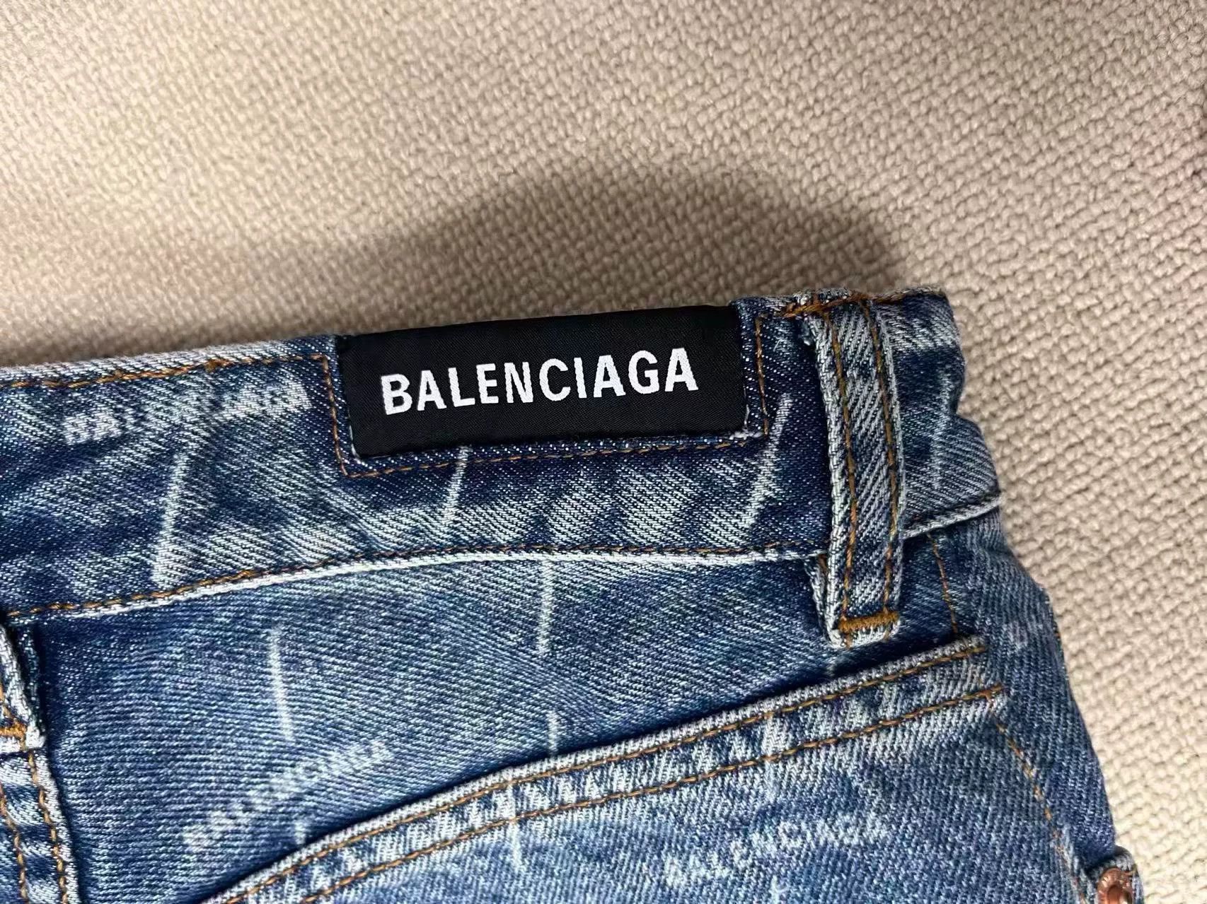 Balenciaga Balenciaga Women's High-Waist Logo Cropped Jeans Size 26" / US 2 / IT 38 - 3 Thumbnail