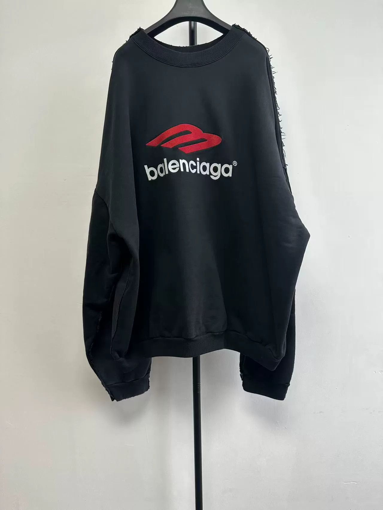 Balenciaga Balenciaga Letter Print Crewneck Long-Sleeve Sweatshirt Size US XL / EU 56 / 4 - 2 Thumbnail