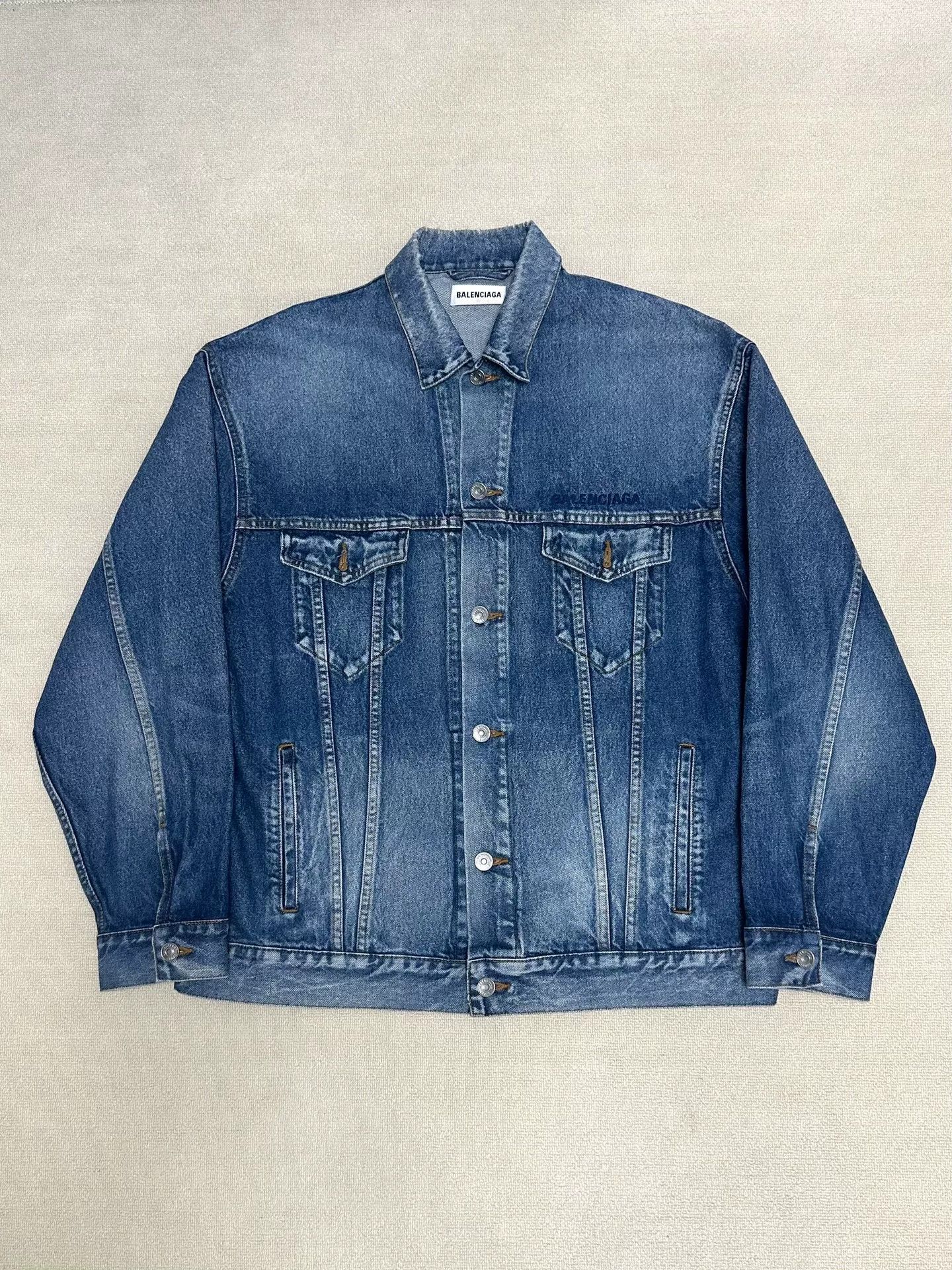 Balenciaga Balenciaga Distressed Embroidered Logo Denim Jacket Size XXS / US 00 / IT 34 - 3 Thumbnail
