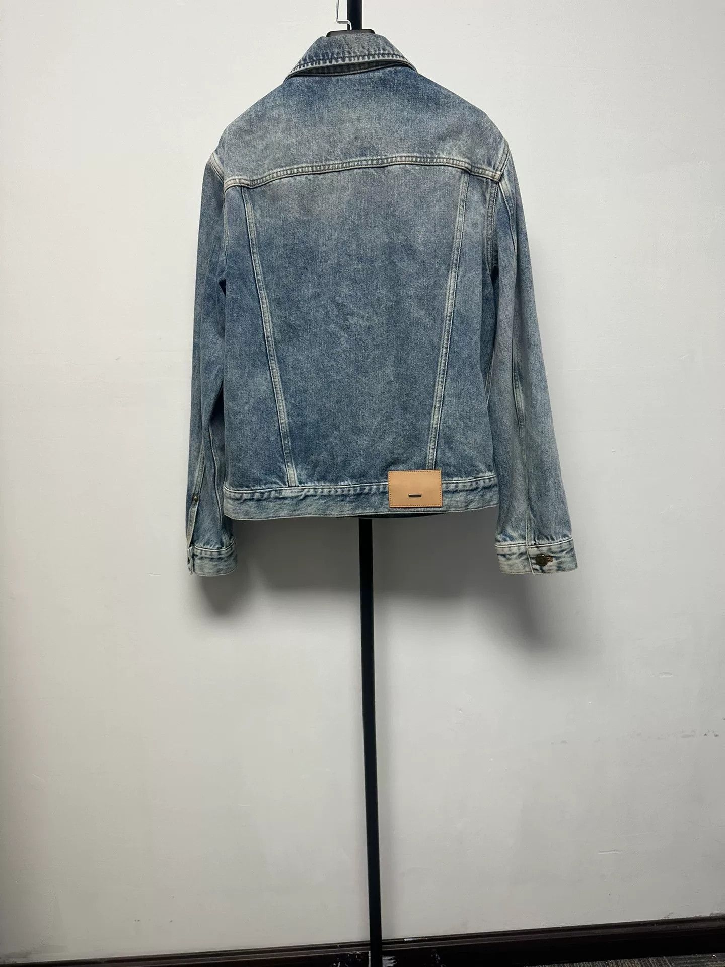 Louis Vuitton Louis Vuitton Washed Denim Jacket Blue Size US S / EU 44-46 / 1 - 2 Thumbnail