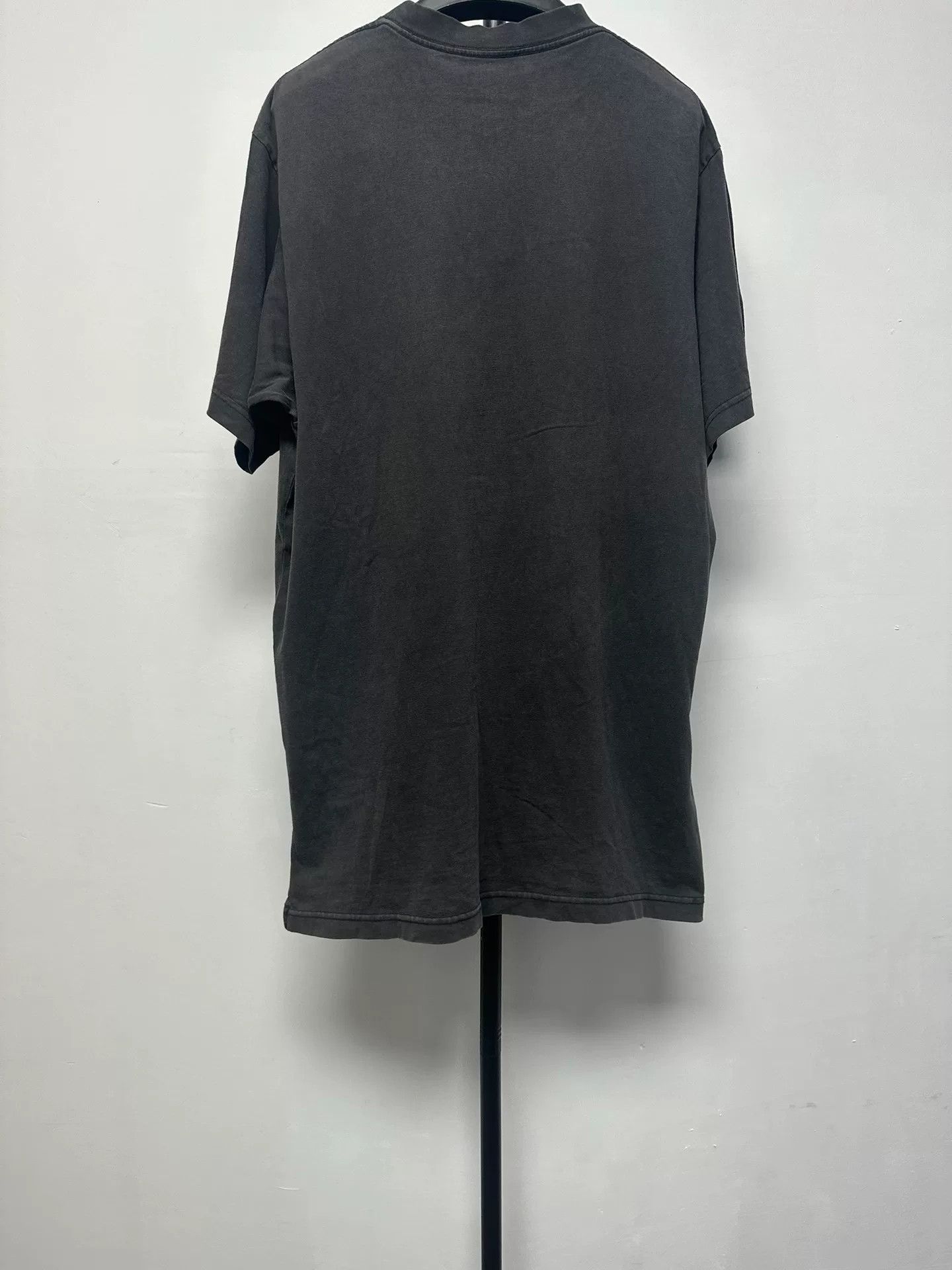 Balenciaga Balenciaga Logo Print Solid Crewneck T-Shirt Size US S / EU 44-46 / 1 - 2 Thumbnail