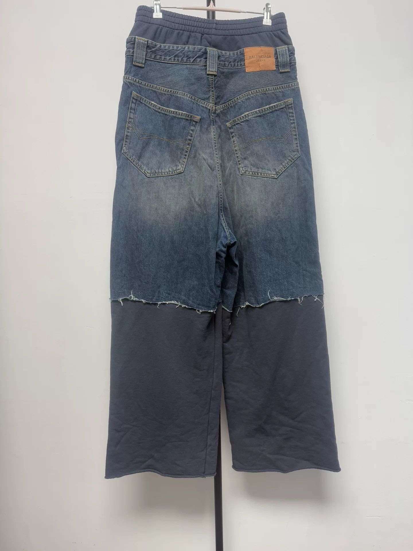 Balenciaga Balenciaga Spliced Letter Embroidery Casual Pants Size 34" / US 12 / IT 48 - 2 Thumbnail