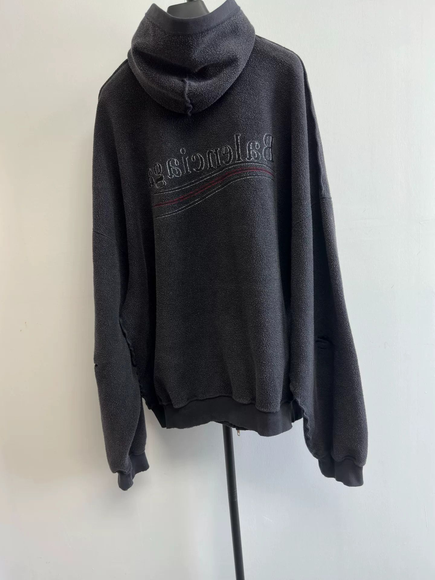 Balenciaga Balenciaga Hooded Logo Long-Sleeve Sweatshirt Size US XXL / EU 58 / 5 - 2 Thumbnail