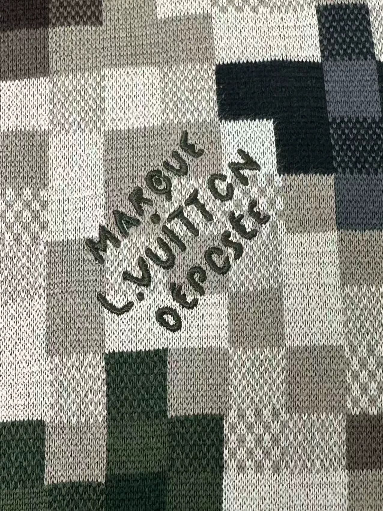 Louis Vuitton Louis Vuitton Camouflage Letter Jacquard Crewneck Size US S / EU 44-46 / 1 - 3 Thumbnail