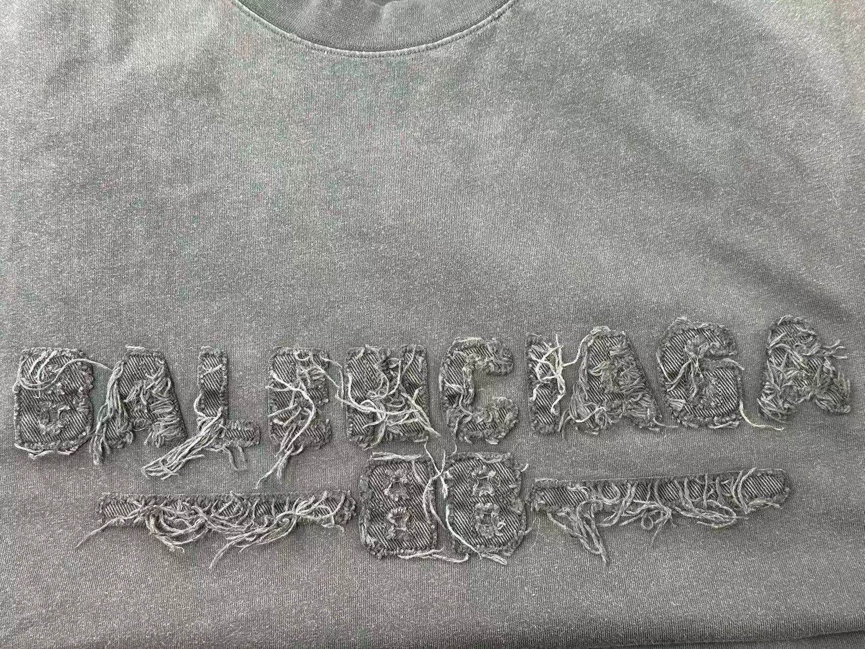 Balenciaga Balenciaga Crewneck Letter Distressed Short Sleeve T-Shirt Size US L / EU 52-54 / 3 - 3 Thumbnail