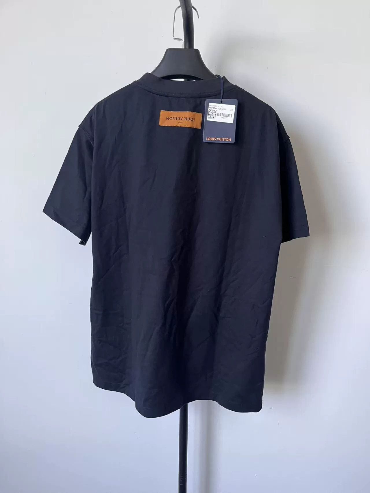 Louis Vuitton Louis Vuitton Logo Solid Short Sleeve Men's T-Shirt Size US M / EU 48-50 / 2 - 2 Thumbnail