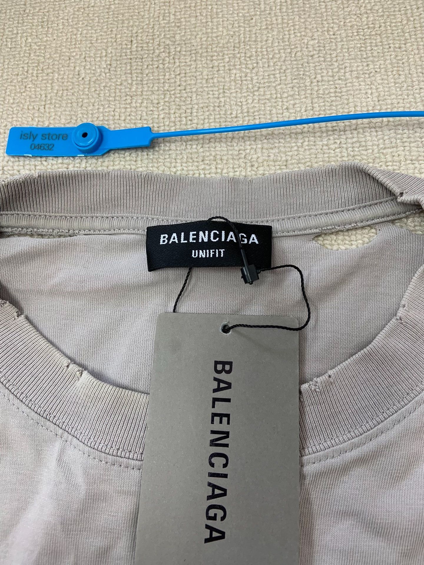 Balenciaga Balenciaga Solid Letter Print Distressed Crewneck Tee Size XS / US 0-2 / IT 36-38 - 5 Thumbnail