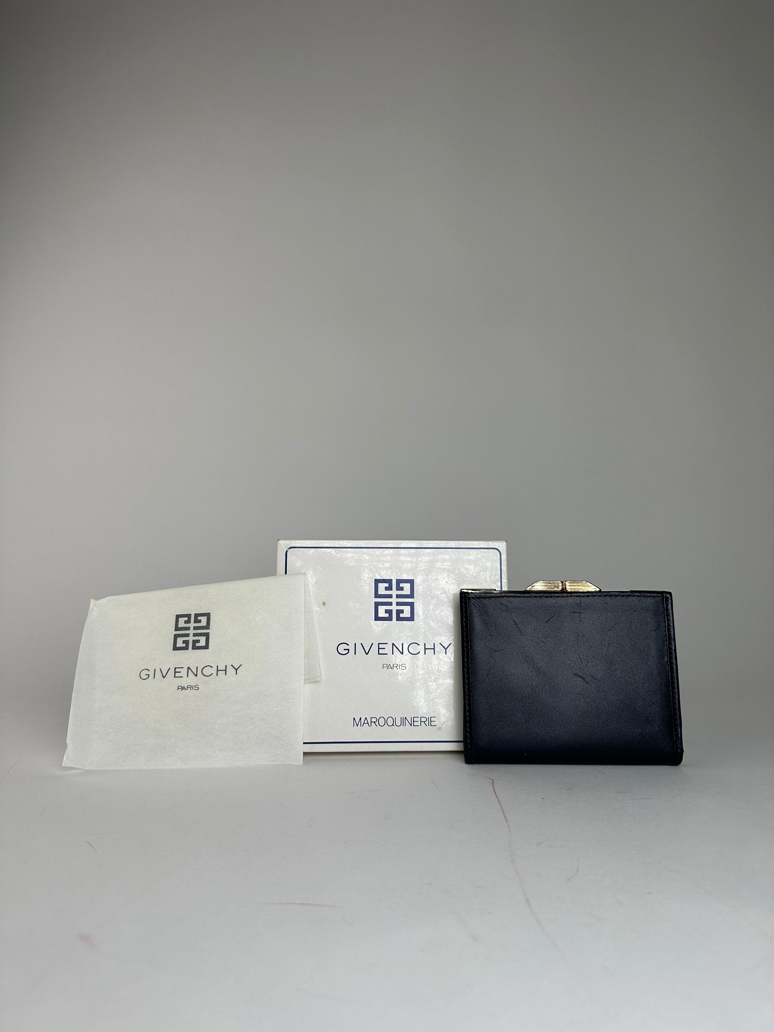 Givenchy Vintage Leather Logo Wallet Black Size ONE SIZE - 2 Thumbnail