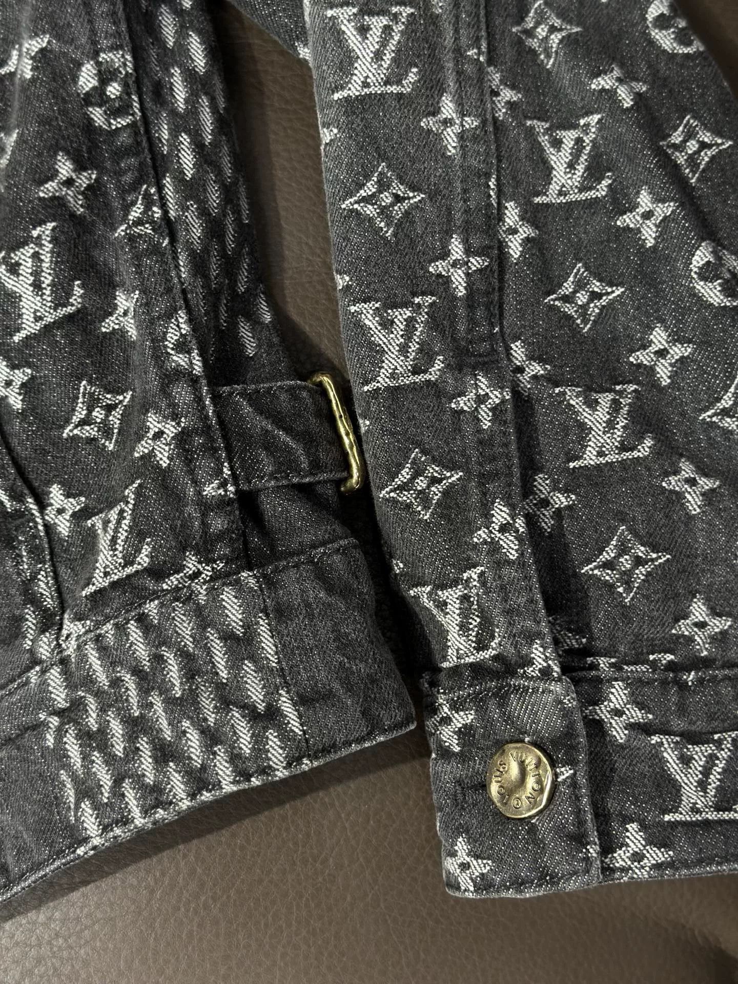 Louis Vuitton Louis Vuitton x Nigo Monogram Patchwork Denim Jacket 50 Size US M / EU 48-50 / 2 - 3 Thumbnail