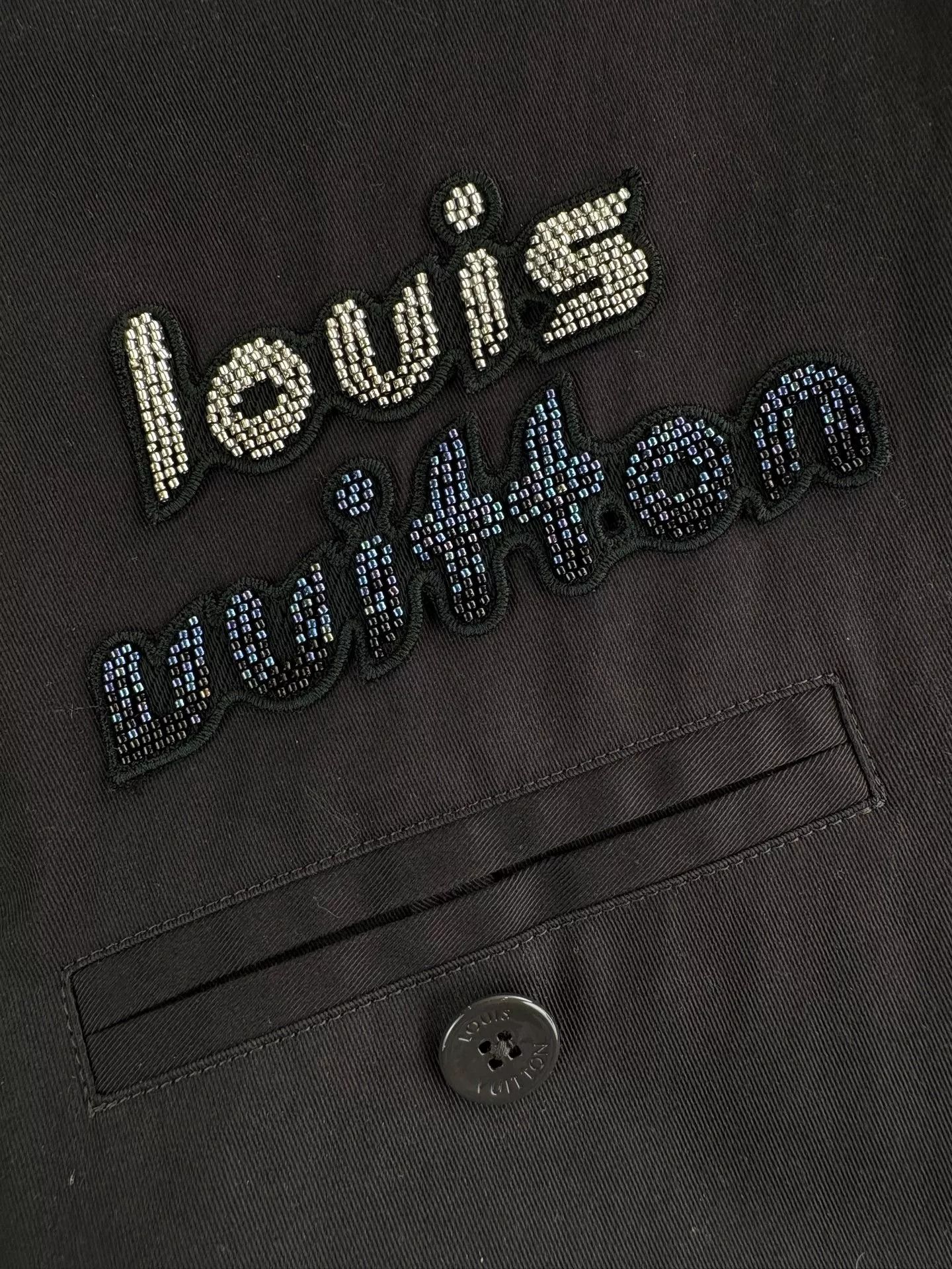 Louis Vuitton Louis Vuitton Beaded Script Jacket 52 Size US L / EU 52-54 / 3 - 4 Thumbnail
