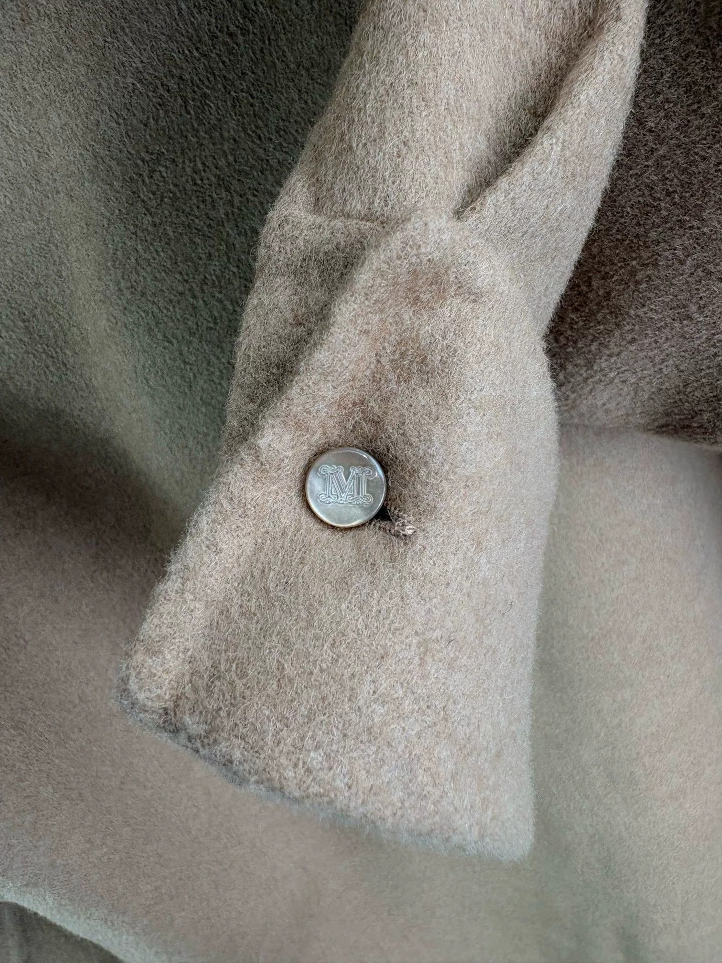 Max Mara Max Mara 100% Camelhair Shirt Jacket IT 42 Size M / US 6-8 / IT 42-44 - 3 Thumbnail