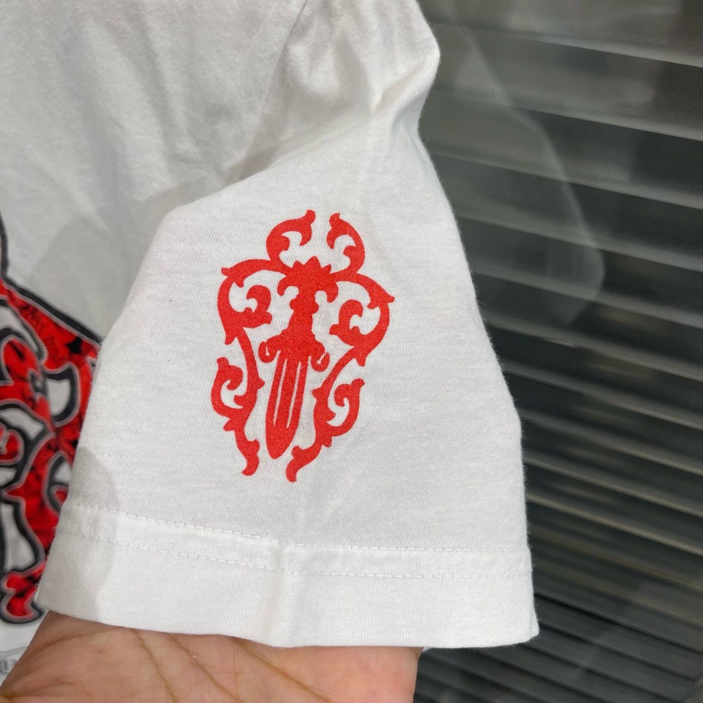 Chrome Hearts Chrome Hearts Red Vine Dagger Pocket T-Shirt Size S Size US S / EU 44-46 / 1 - 6 Thumbnail