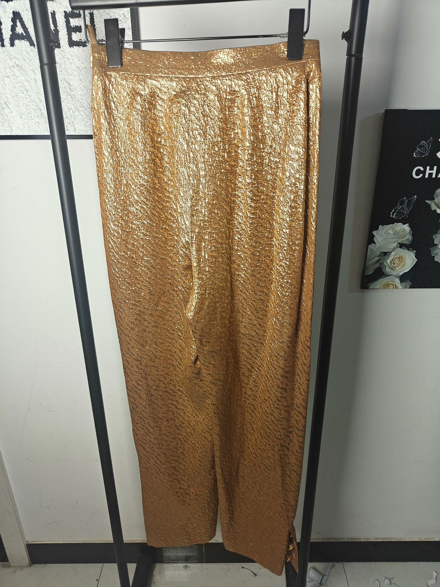 Chanel Chanel Gold Pants 28 Women Size 28" / US 6 / IT 42 - 2 Thumbnail