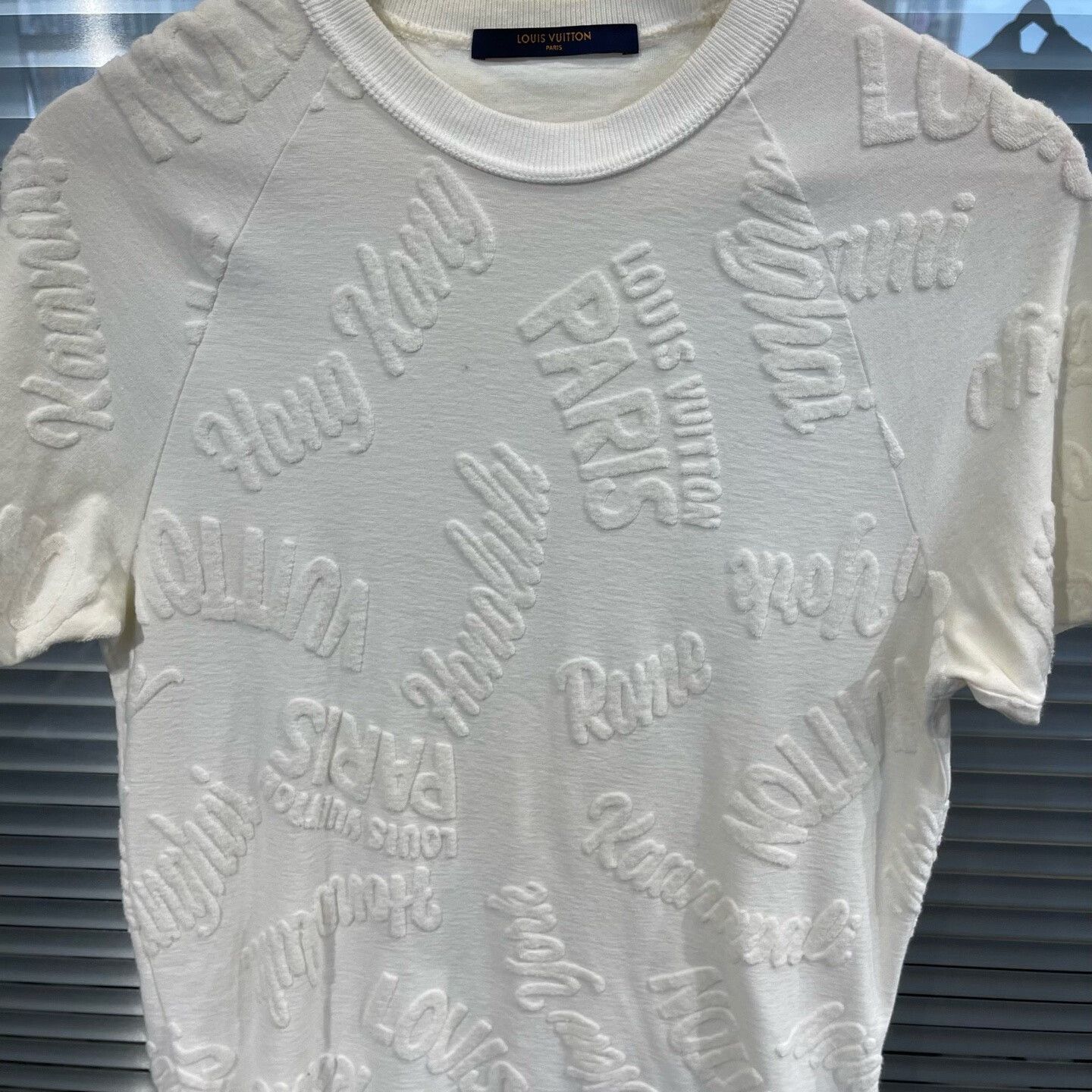 Louis Vuitton Louis Vuitton City Embossed Terry T-Shirt S Size US S / EU 44-46 / 1 - 4 Thumbnail