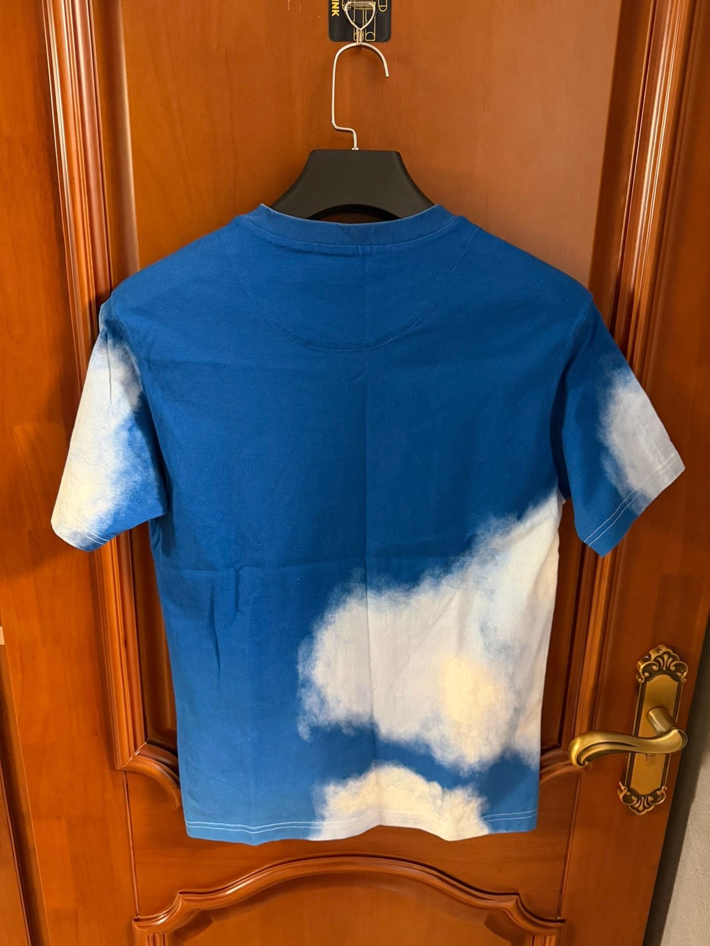 Louis Vuitton Louis Vuitton Clouds Print T-Shirt Size M Size US M / EU 48-50 / 2 - 2 Thumbnail