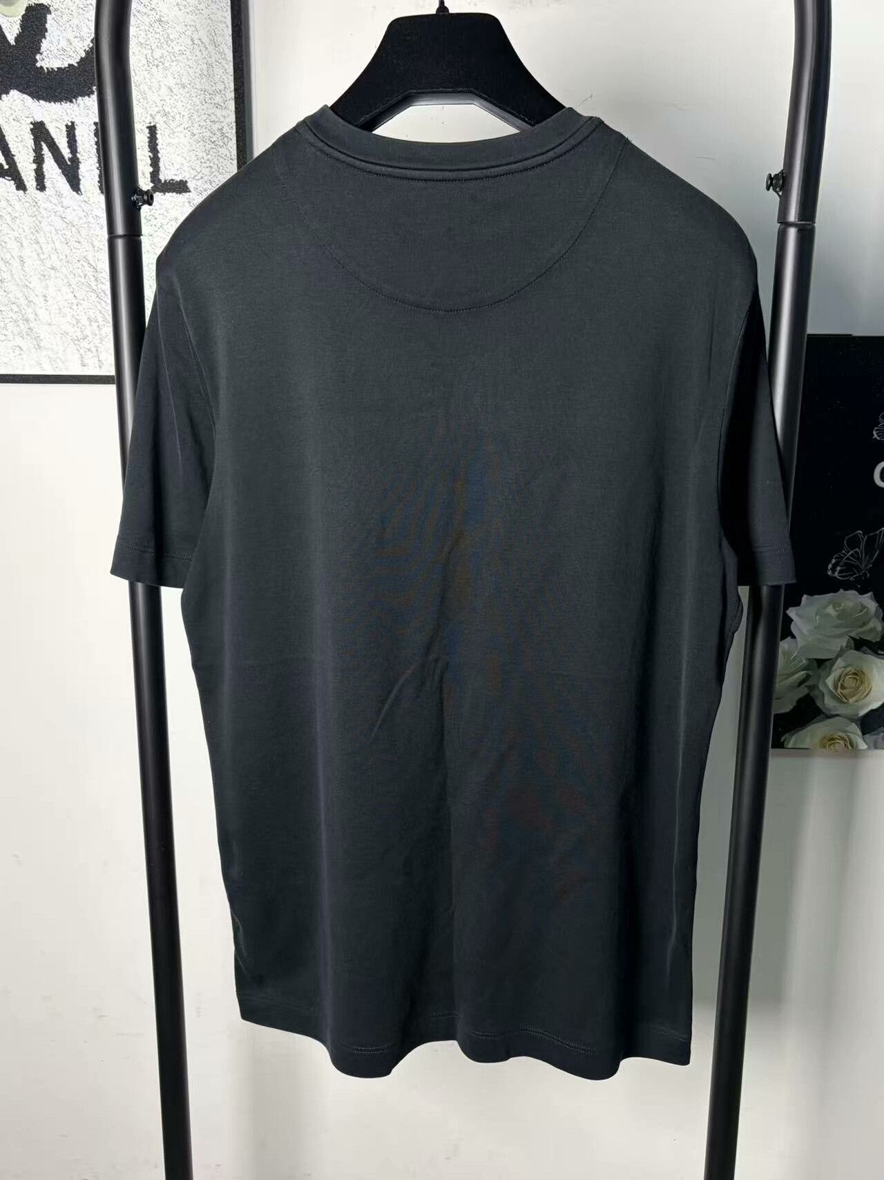 Louis Vuitton Louis Vuitton Retro White T-Shirt m Men Size US M / EU 48-50 / 2 - 2 Thumbnail