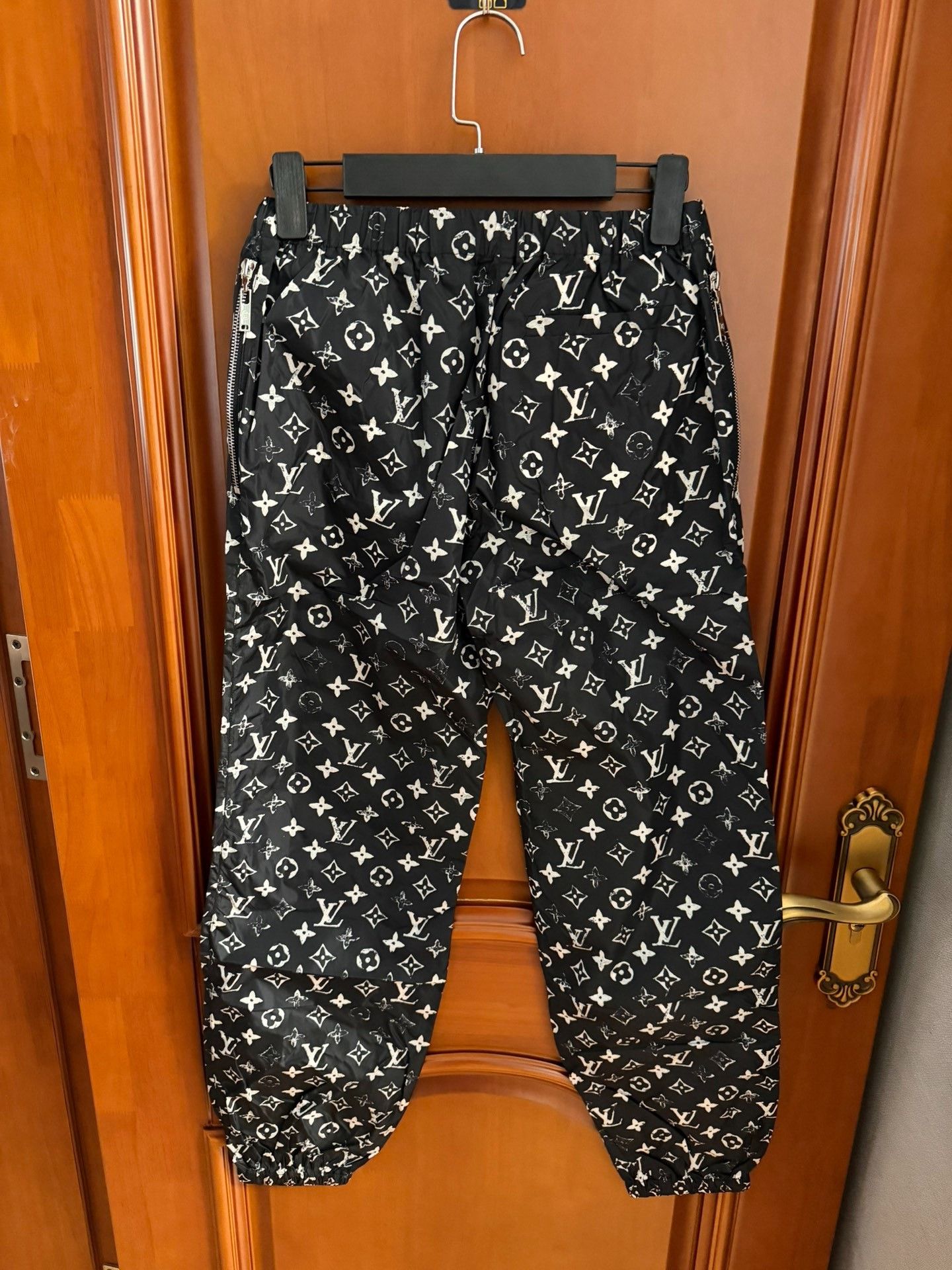 Louis Vuitton Louis Vuitton Monogram Jogger Pants Size 36 Size 26" / US 2 / IT 38 - 2 Thumbnail