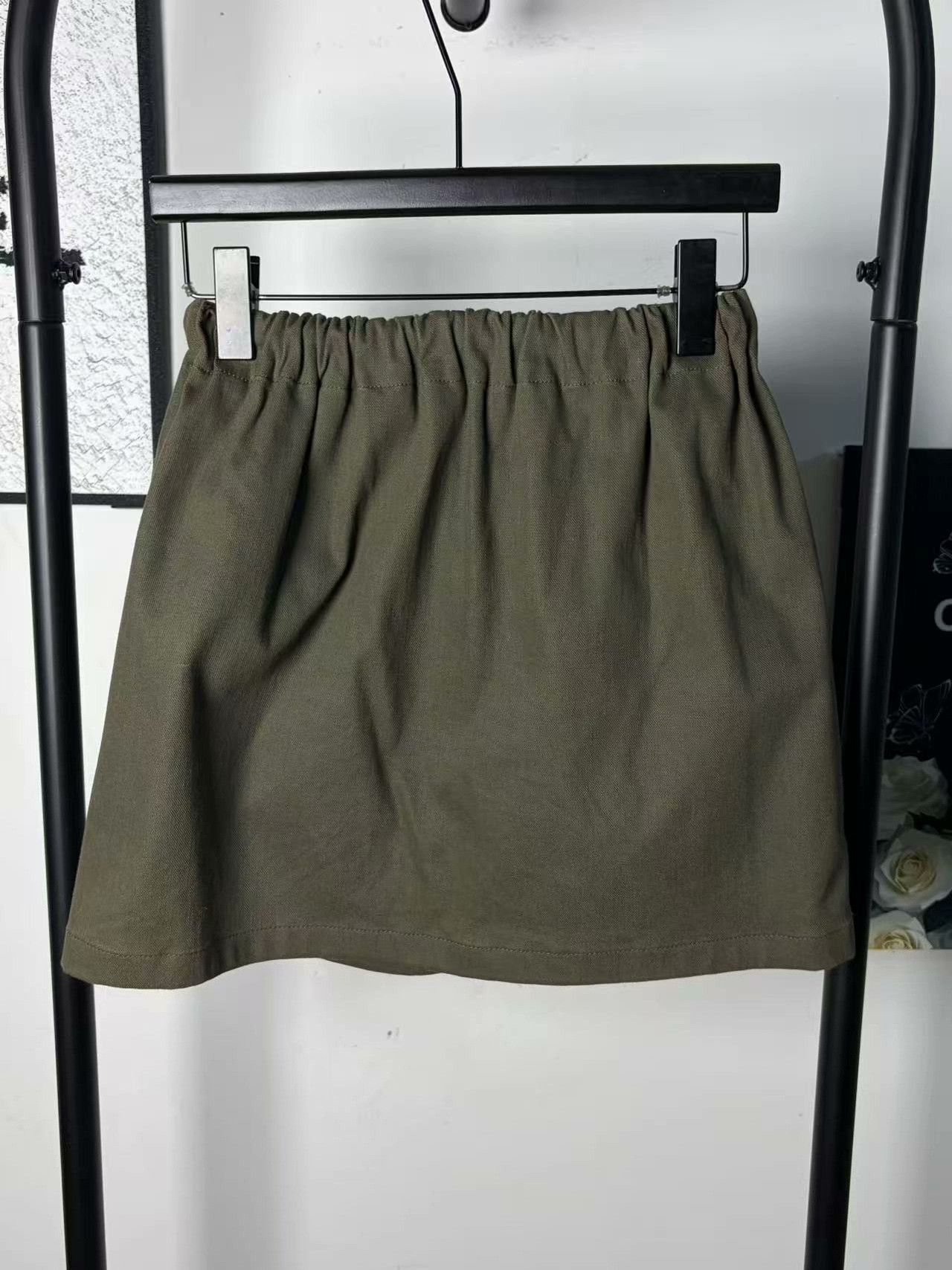 Miu Miu Miu Miu Cargo White Skirt 30 Women Size 30" / US 8 / IT 44 - 2 Thumbnail