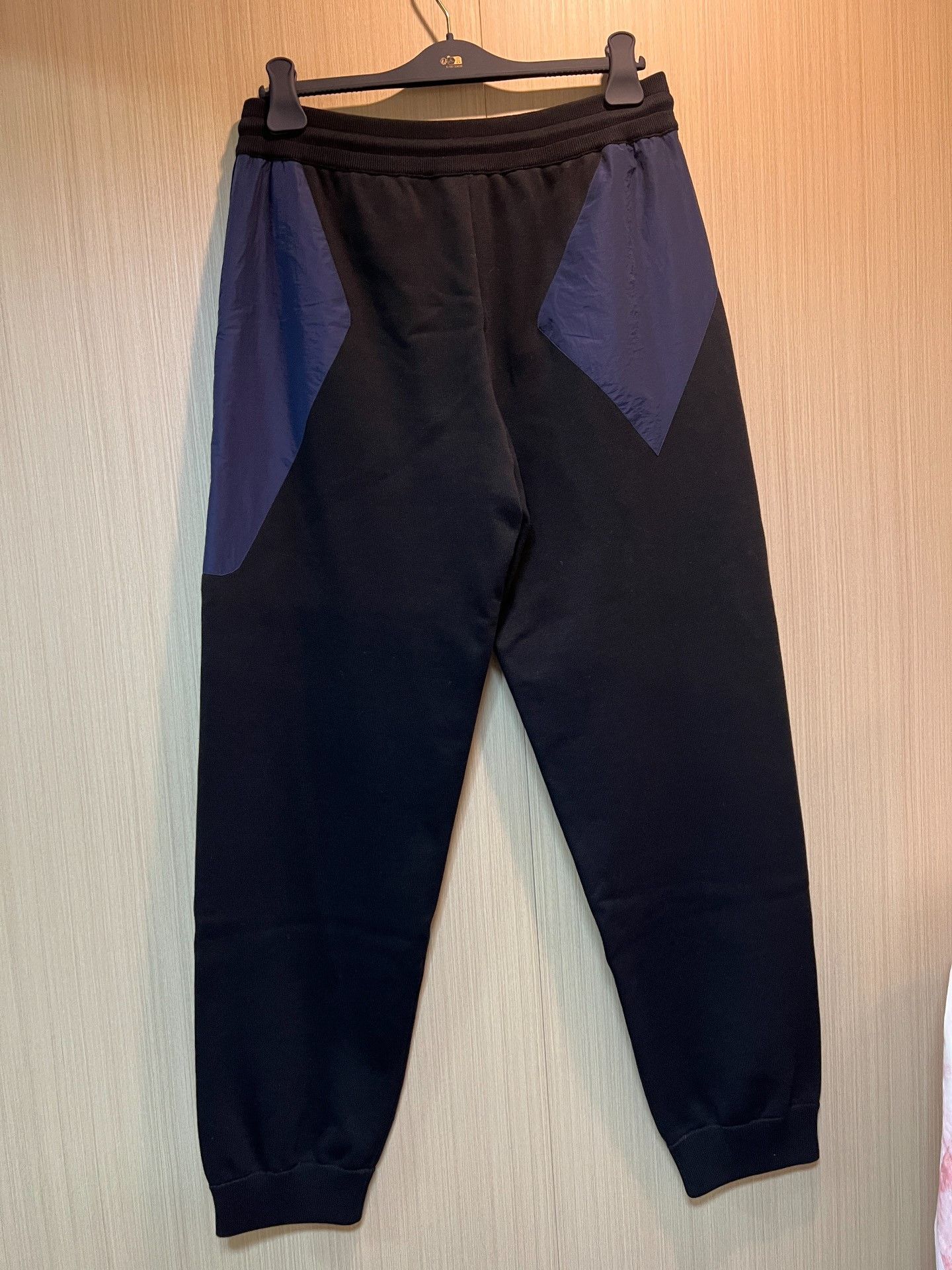 Louis Vuitton Louis Vuitton Blue Contrast Panel Sweatpants Size L Size US 34 / EU 50 - 2 Thumbnail