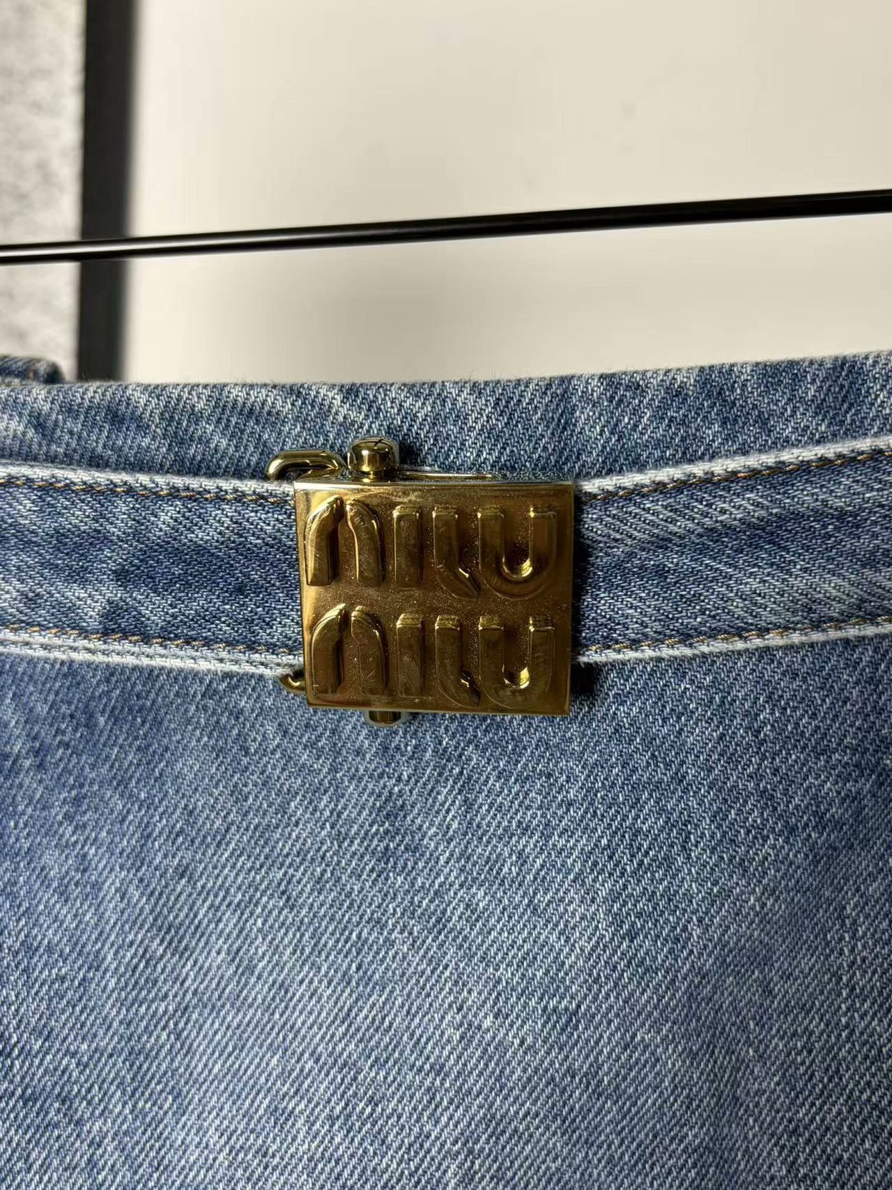 Miu Miu Miu Miu Denim White Jeans 28 Women Size 28" / US 6 / IT 42 - 3 Thumbnail