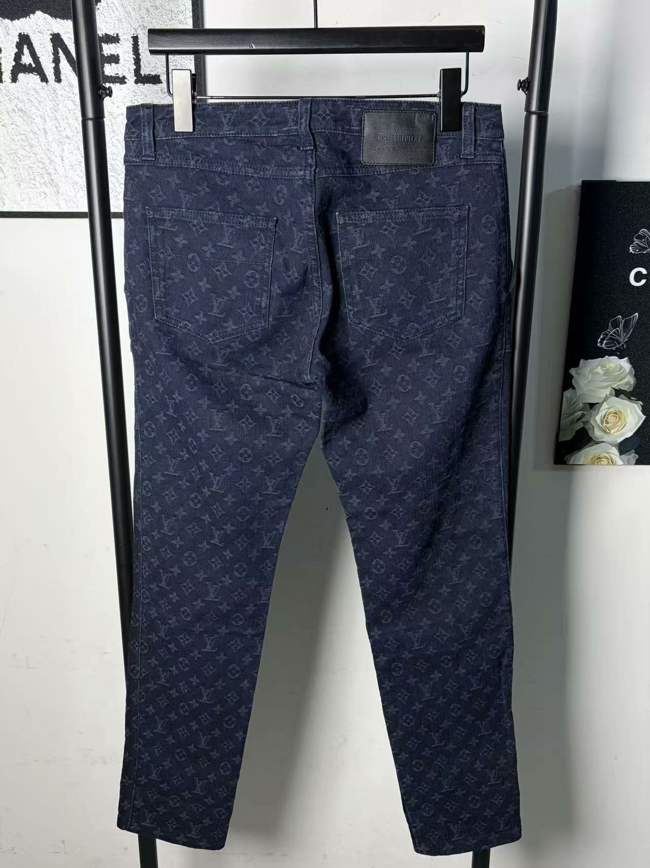 Louis Vuitton Louis Vuitton Denim White Denim Jeans 38 women Size 26" / US 2 / IT 38 - 2 Thumbnail