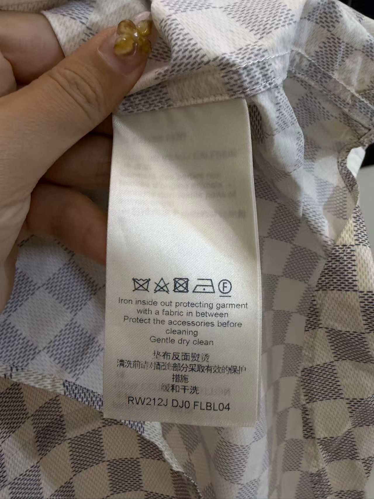 Louis Vuitton Louis Vuitton Checkered White Shirt l Men Size US L / EU 52-54 / 3 - 3 Thumbnail