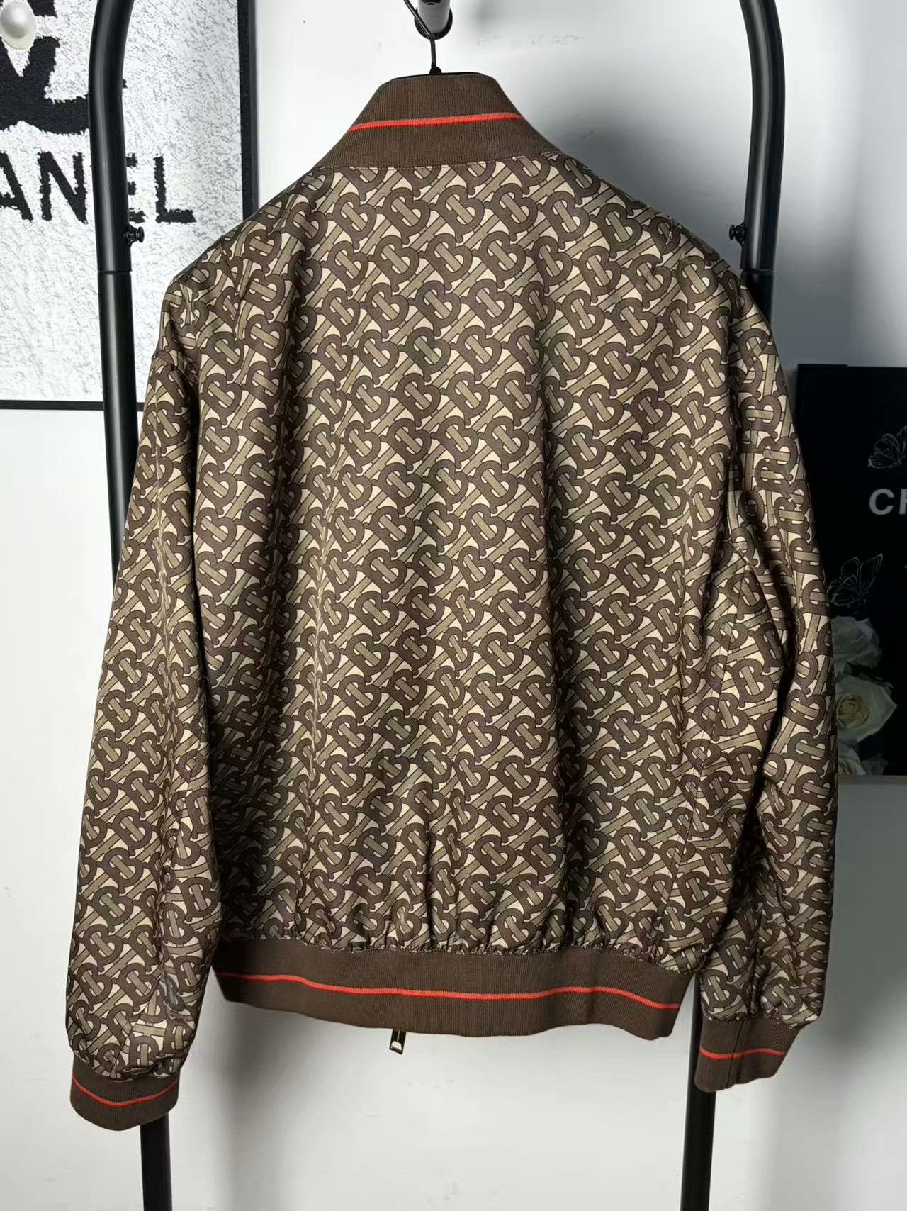 Burberry Burberry White Light Jacket xl Men Size US XL / EU 56 / 4 - 2 Thumbnail