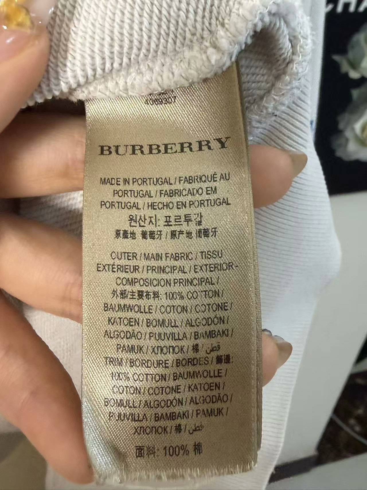 Burberry Burberry Graphic White Hoodie l Men Size US L / EU 52-54 / 3 - 4 Thumbnail