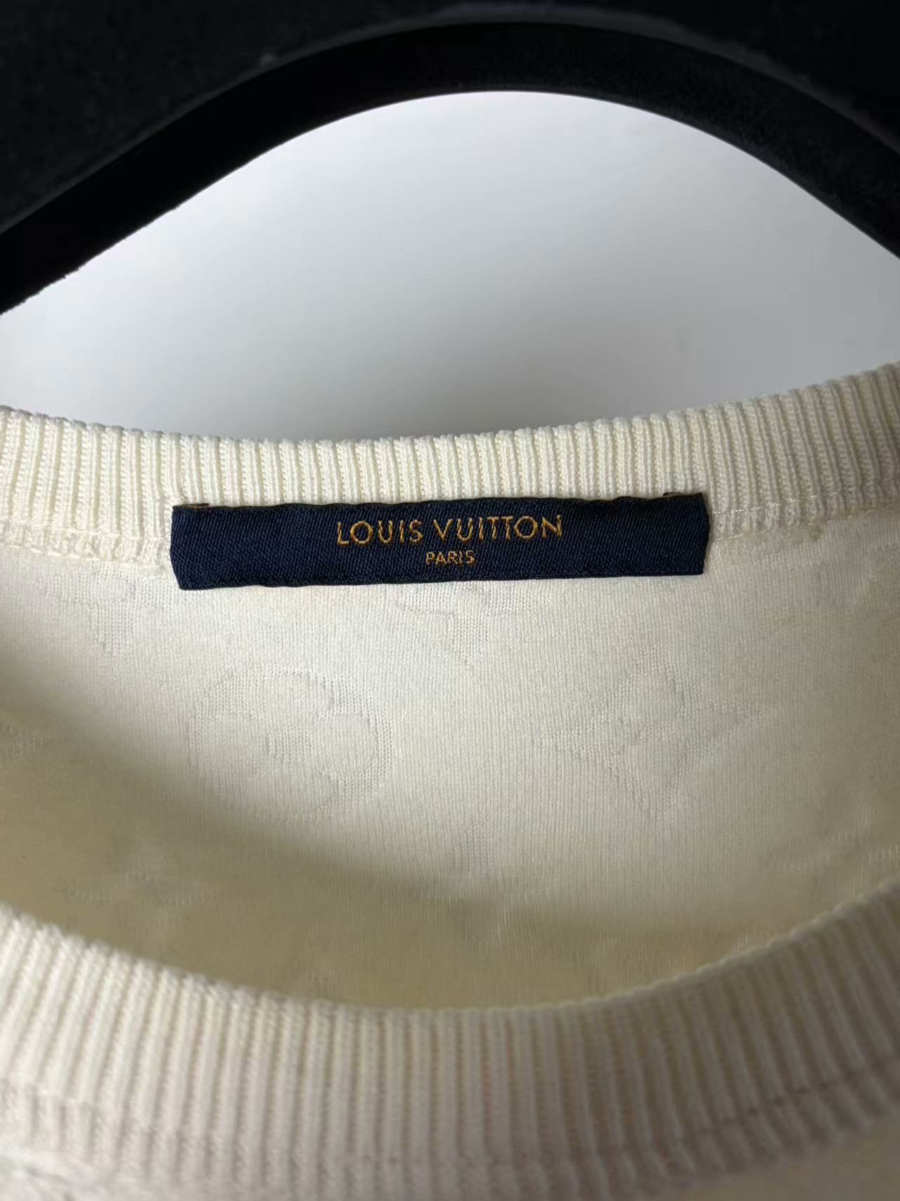 Louis Vuitton Louis Vuitton White T-Shirt m Men Size US M / EU 48-50 / 2 - 4 Thumbnail