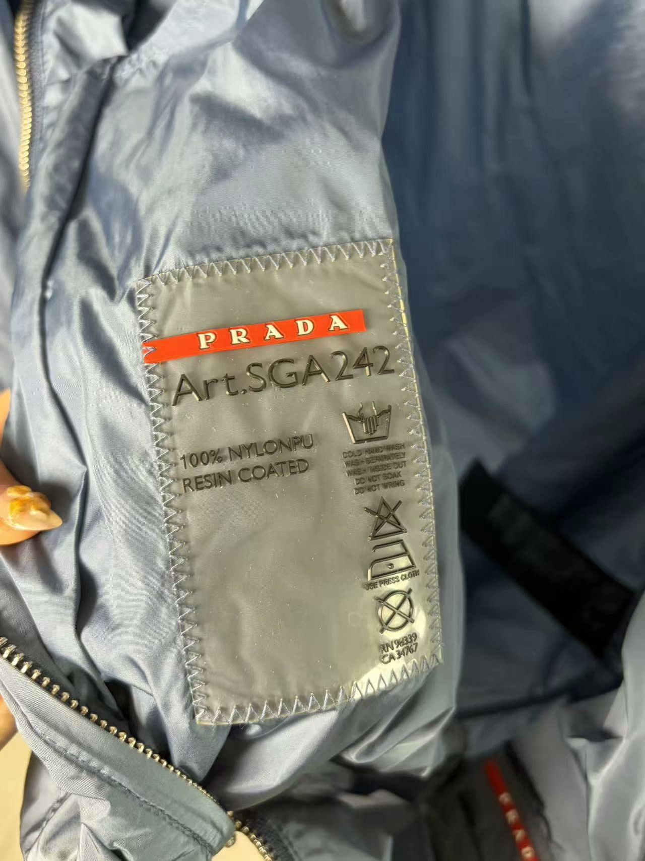 Prada Prada Nylon White Light Jacket xxl Men Size US XXL / EU 58 / 5 - 5 Thumbnail