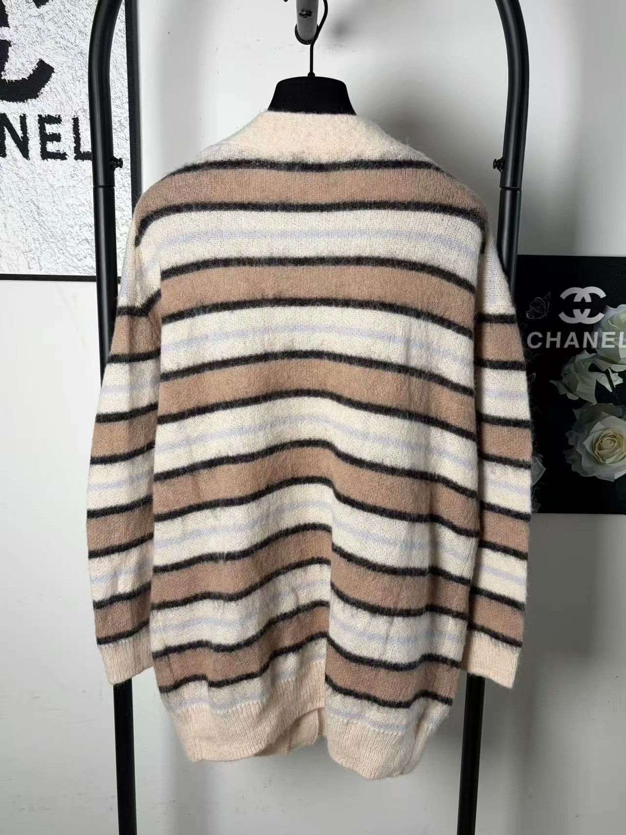 Acne Studios Acne Studios White Sweater XS Women Size XS / US 0-2 / IT 36-38 - 2 Thumbnail