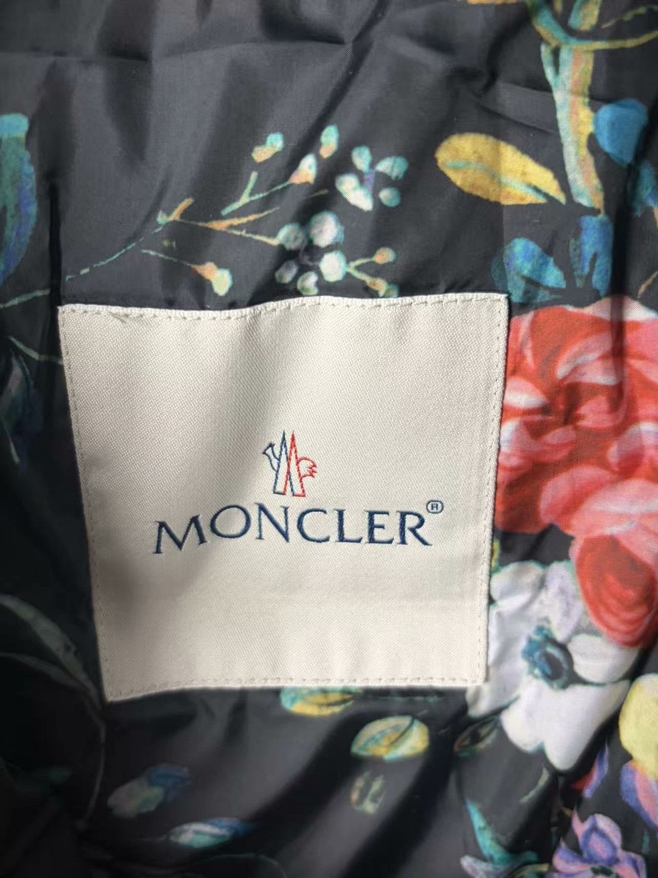 Moncler Moncler Down Black Heavy Coat m Men Size US M / EU 48-50 / 2 - 3 Thumbnail