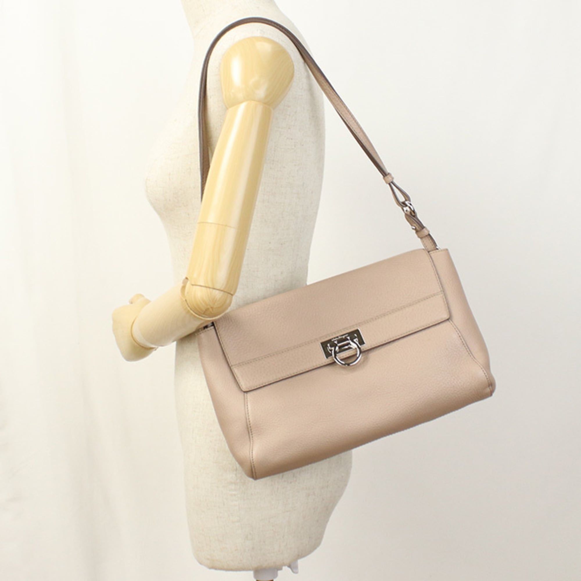 Salvatore Ferragamo Salvatore Ferragamo FERRAGAMO Ferragamo Shoulder Bag 21 D647 Gancini Aby Women's Pink Size ONE SIZE - 9 Thumbnail