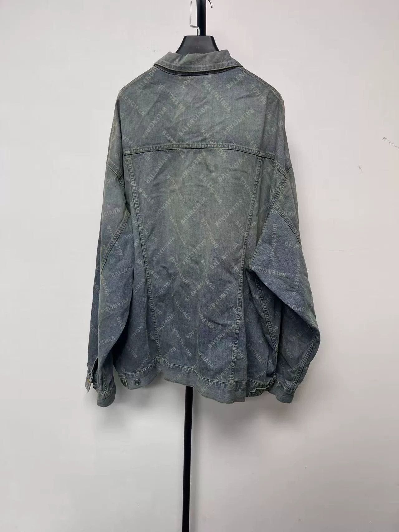 Balenciaga Balenciaga Logo Print Distressed Denim Jacket Size US L / EU 52-54 / 3 - 2 Thumbnail