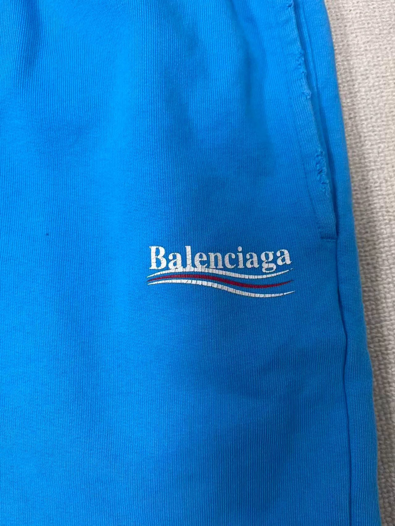 Balenciaga Balenciaga Men's Solid Logo Straight-Leg Shorts Size US 26 / EU 42 - 3 Thumbnail