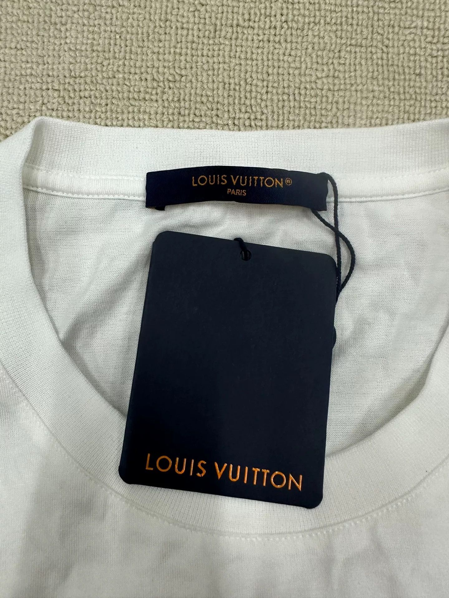 Louis Vuitton Louis Vuitton Lv Embroidery Logo T-Shirt Size US XXL / EU 58 / 5 - 3 Thumbnail