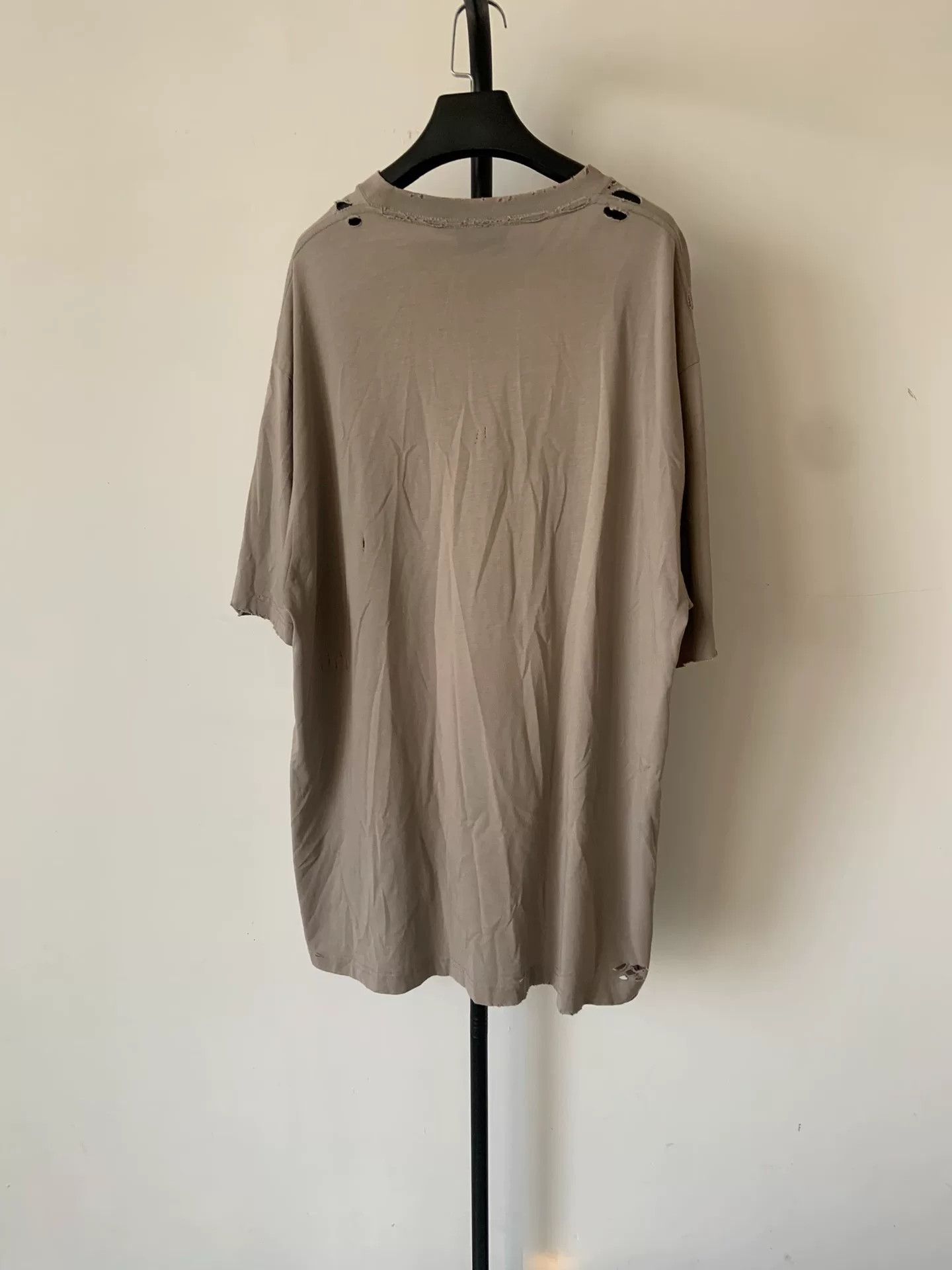 Balenciaga Balenciaga Oversized Distressed Logo T-shirt Size US S / EU 44-46 / 1 - 2 Thumbnail
