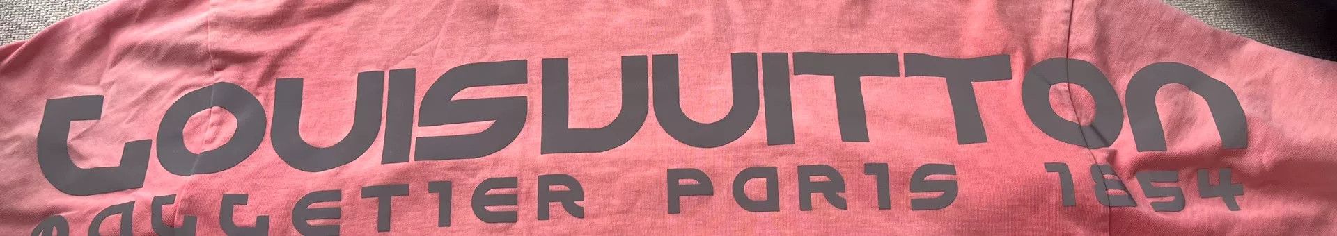 Louis Vuitton Louis Vuitton Reflective Logo T-Shirt Size M / US 6-8 / IT 42-44 - 3 Thumbnail