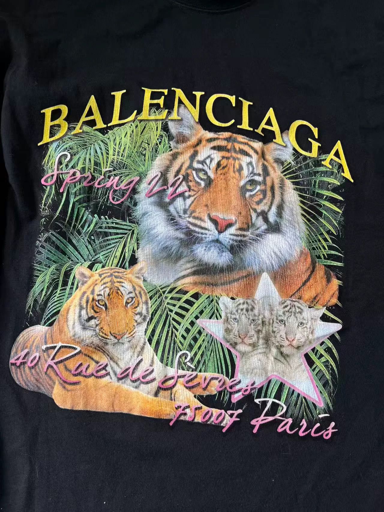 Balenciaga Balenciaga Tiger Print Men's Round Neck T-shirt Size US S / EU 44-46 / 1 - 3 Thumbnail