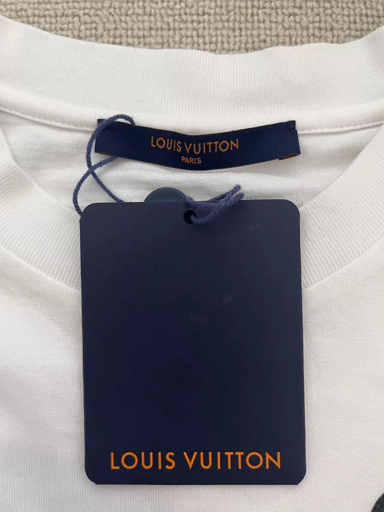 Louis Vuitton Louis Vuitton Paratrooper Print Men's T-shirt Size US XS / EU 42 / 0 - 4 Thumbnail