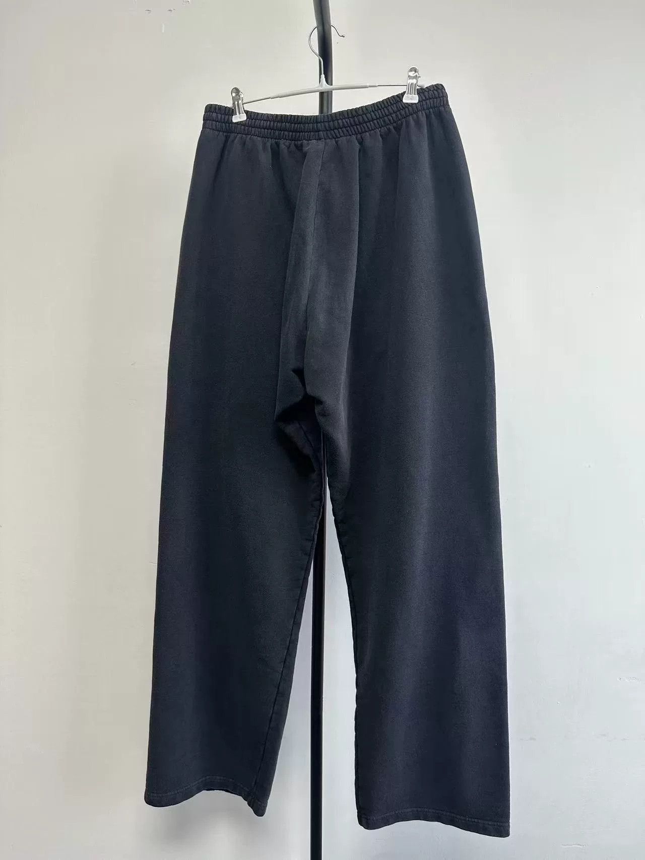 Balenciaga Balenciaga Mid-Rise Print Knit Sweatpants Size US 26 / EU 42 - 2 Thumbnail