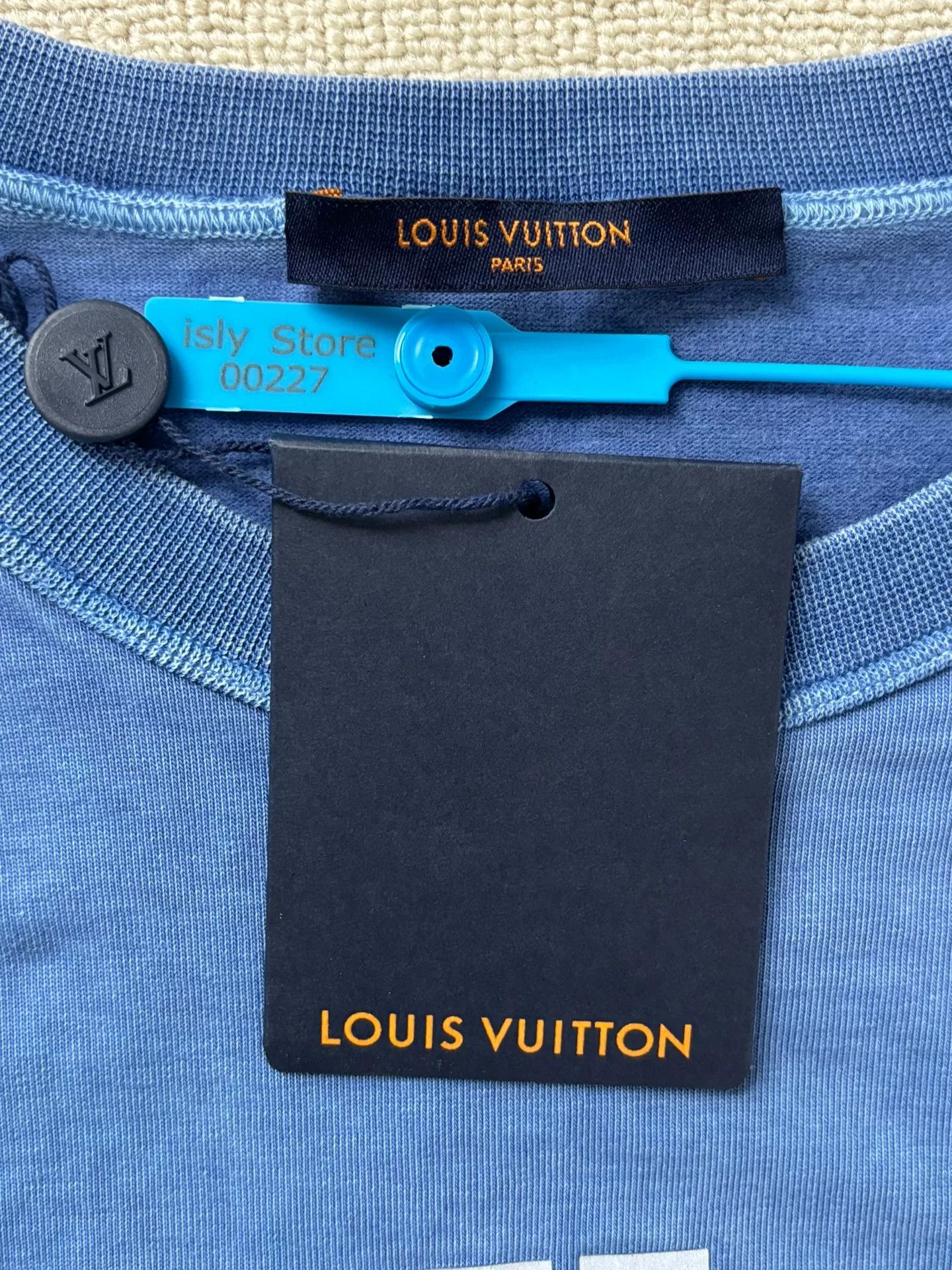 Louis Vuitton Louis Vuitton Reflective Logo T-Shirt Size US S / EU 44-46 / 1 - 5 Thumbnail