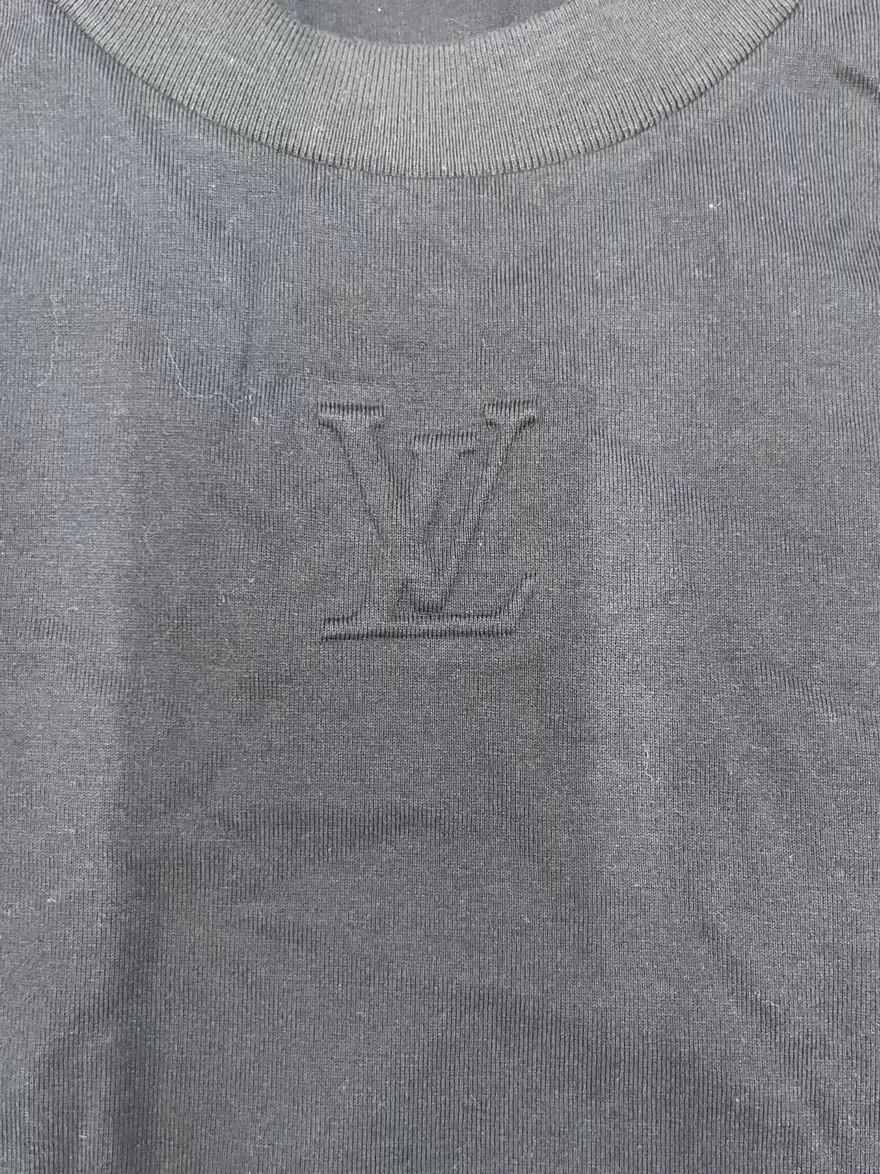 Louis Vuitton Louis Vuitton Logo Solid Short Sleeve T-Shirt Size US M / EU 48-50 / 2 - 3 Thumbnail